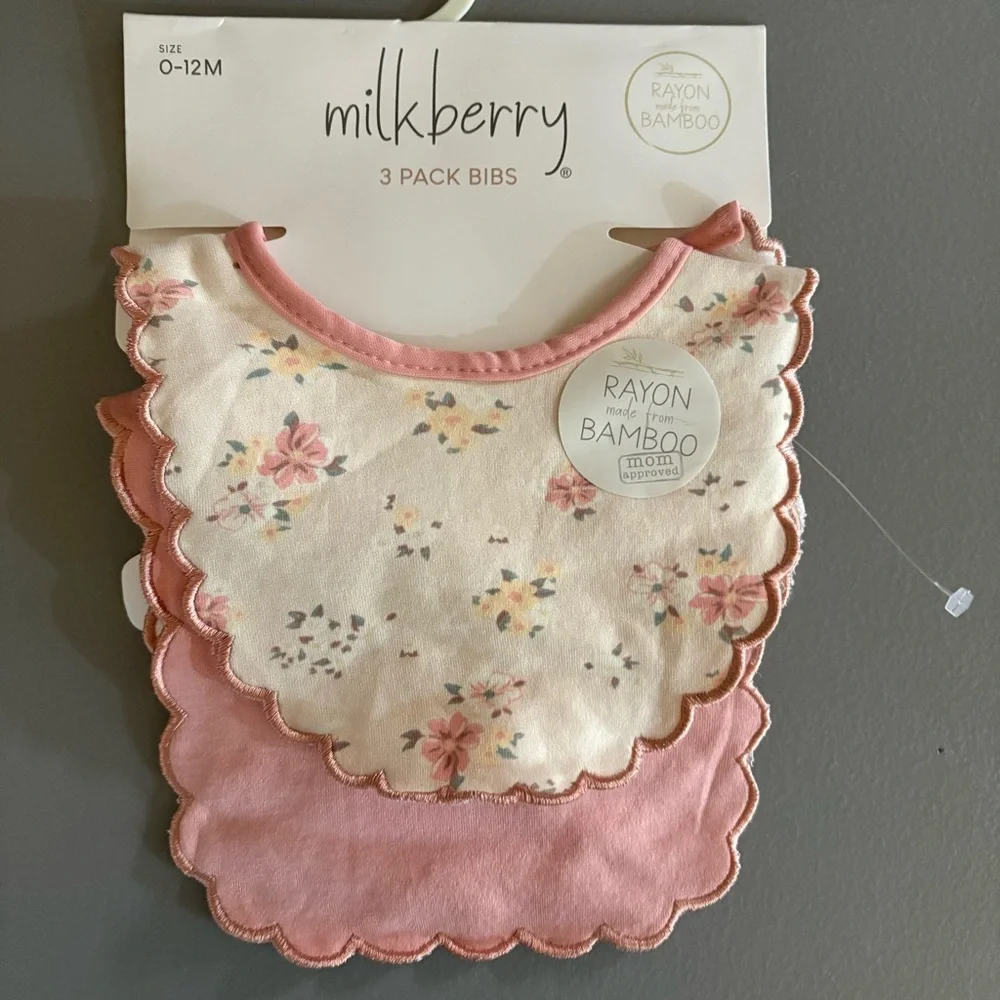 Milkberry bamboo bibs new